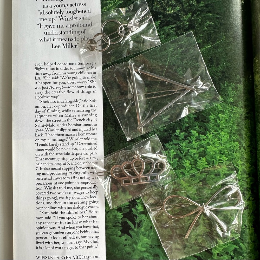 FREE W/ Purchase Silver Hair Clips Bundle Set - Bow / Crown / Triangle / Circles - Picture 10 of 10